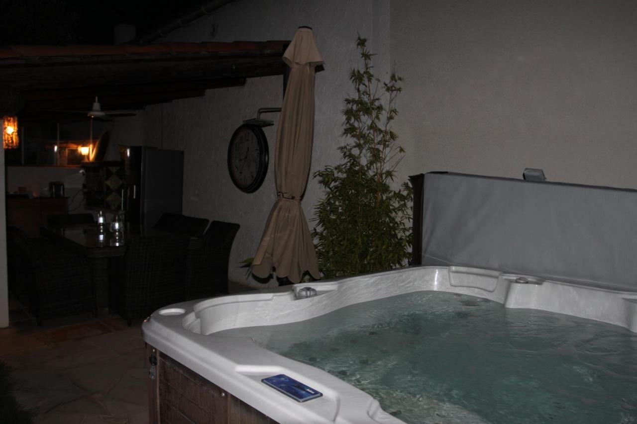 Site Machambreencamargue 沃韦尔 外观 照片